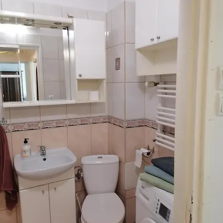 Dwa Kuchnia Lazienka W Cichym Centrum Miasta Z Wewnetrznym Parkingiem Samodzielne Zameldowanie O Dowolnej Porze