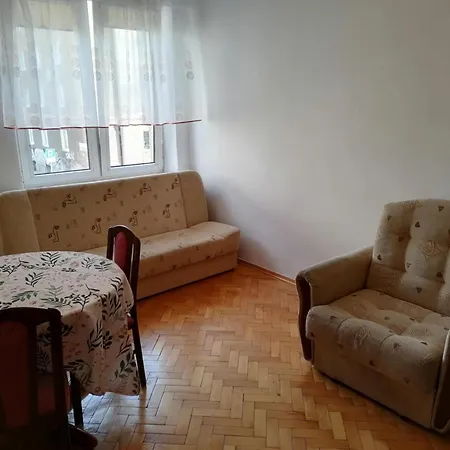 Apartmán Dwa Kuchnia Lazienka W Cichym Centrum Miasta Z Wewnetrznym Parkingiem Samodzielne Zameldowanie O Dowolnej Porze *