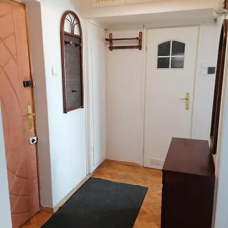 Dwa Kuchnia Lazienka W Cichym Centrum Miasta Z Wewnetrznym Parkingiem Samodzielne Zameldowanie O Dowolnej Porze *