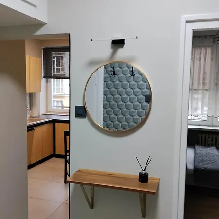 Apartmán Dwa Kuchnia Lazienka W Cichym Centrum Miasta Z Wewnetrznym Parkingiem Samodzielne Zameldowanie O Dowolnej Porze *